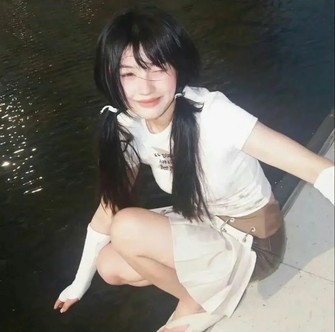 【青春遗憾美学】《升起的烟花，从下面看？还是从侧面看？》：不断重置时间只为和你在一起的夏天