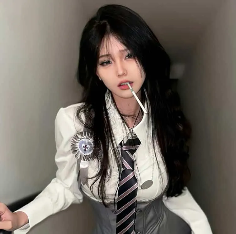 【大女主逆袭】《安娜》裴秀智演技爆发：靠撒谎偷走财阀千金的人生，假名媛的刺激逆袭史